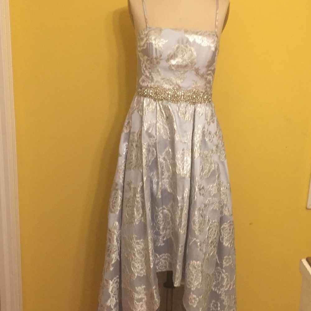 Evening dress beautiful Cachet size 4